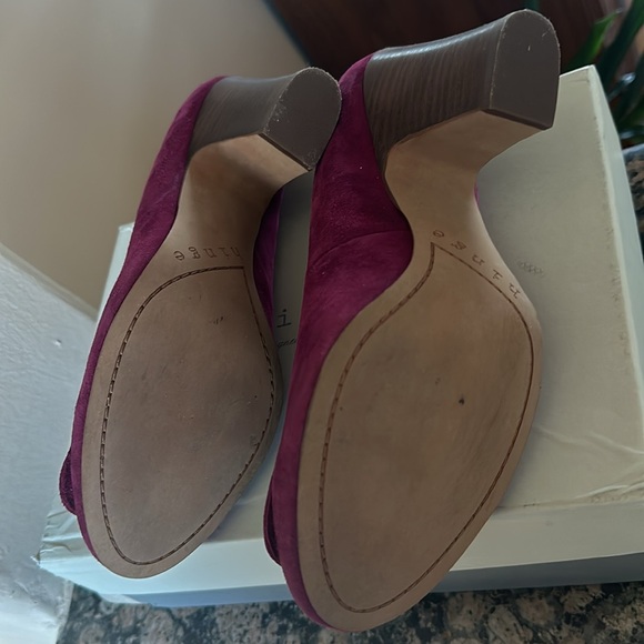Hinge Burgundy Suede Mallory-Lea pumps, never worn! 9 - Picture 10 of 10